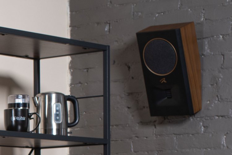 Martin Logan Motion MP10 Walnut Плоская настенная акустика