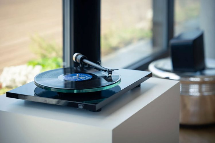 Проигрыватель виниловых дисков Pro-Ject T2 W High Gloss Black